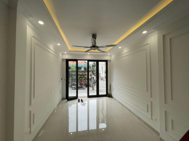 Đón đầu cầu trần hưng đạo  nhà 4 tầng thạch bàn  5 phút 7362277