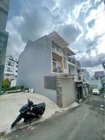 Cho thuê nhà nguyên căn 4pn nguyễn đình chiểu p9 đà lạt 7364438
