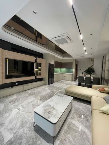 Bán nhà 50m x 6t nguyễn văn cừ, oto vào nhà, ngõ thông, 7367158