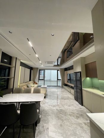 Bán nhà 50m x 6t nguyễn văn cừ, oto vào nhà, ngõ thông, 7367159