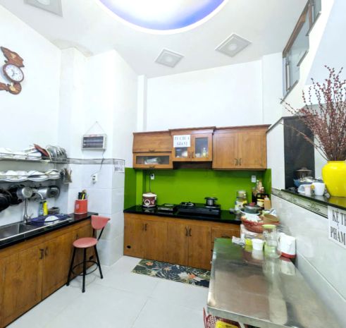 Nhà 3 tầng mới linh trung  58m2 - 4pn  hxh xe tải  gần 7369743