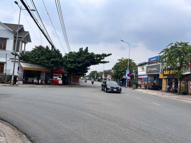 Sang nhượng nhà thuốc hoặc cho thuê kinh doanh ngành khác 7370241