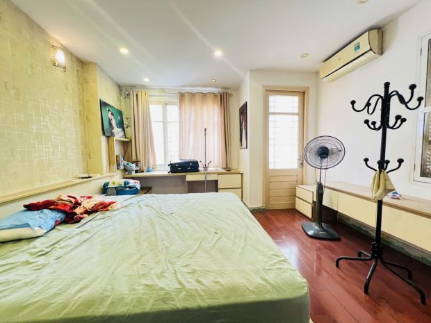 Bán nhà lô góc 2 mặt tiền, gần phố hào nam, đống đa, 30m2 5 7371564