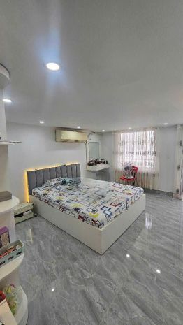 Nhà mới 3 tầng, hẻm thông, giáp quận 7  huỳnh tấn phát, 4 7372205