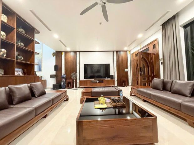 Gấp- bán biệt thự sân vườn ngọc lâm- 200m- 3 tầng- mặt tiền 7372751