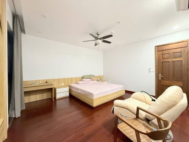 Gấp- bán biệt thự sân vườn ngọc lâm- 200m- 3 tầng- mặt tiền 7372752