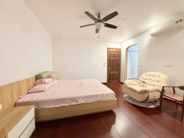 Gấp- bán biệt thự sân vườn ngọc lâm- 200m- 3 tầng- mặt tiền 7372753