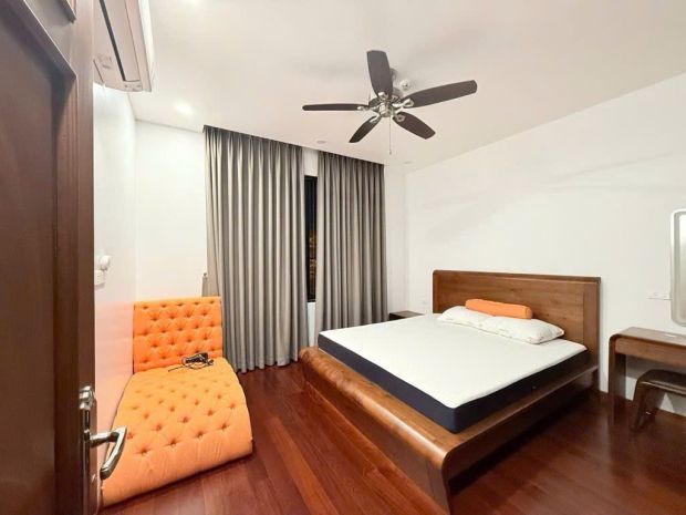 Gấp- bán biệt thự sân vườn ngọc lâm- 200m- 3 tầng- mặt tiền 7372754