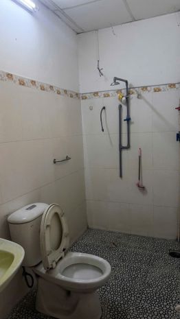 Cho thuê mặt tiền đường hồng bàng 819  phường bình tây. 7373488