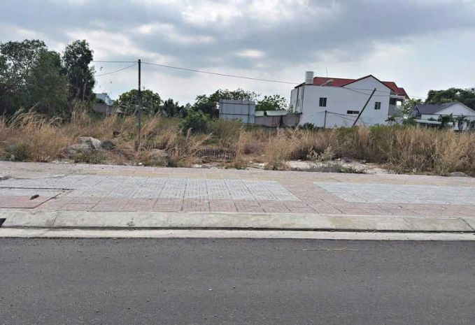 5 nền lk mặt tiền đường s p . tân phước - tp.hcm trung tâm 7373521