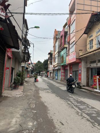 Cấn bán gấp 54m mặt đường tỉnh lộ 422 tân lâp,đan phượng.hà 7374596