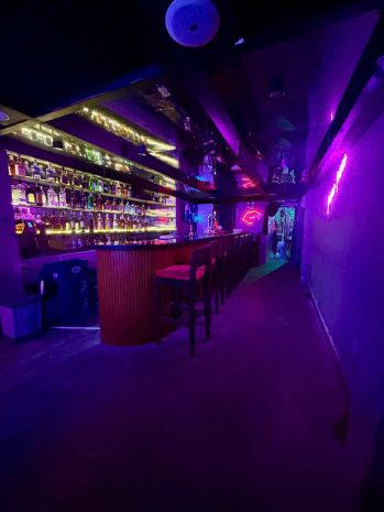 Chị mới mắc bệnh nền ko có sk cần sang lại quán bar tây khu 7374785