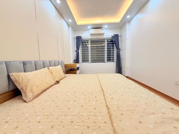 Trần thái tông 34m x6 tầng 10,5 tỷ full nội thất-ngõ thông 7375093