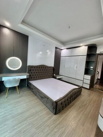 Nhà dân xây 51m2 5t dân xây, ngõ thông phố nguyễn văn cừ. 7376148