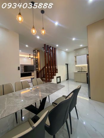 Nguyễn văn cừ  lô góc  thang máy  full nội thất cao 7376434