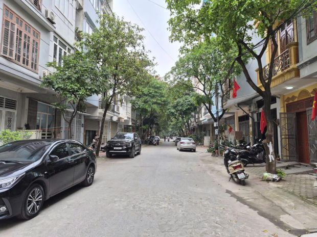 Chính chủ cần bán gấp nhà liền kề kđt ngô thì nhậm  hà 7376958