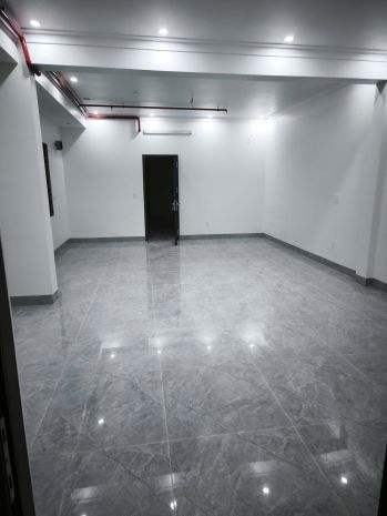 Cho thuê nhà 120m2 x 5 tầng 1 tum làm văn phòng, trung tâm 7377434