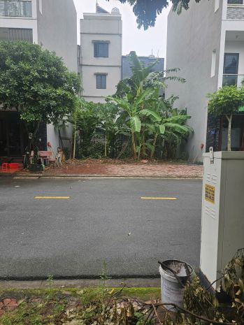 Lô đất 233,5m2 khu đô thị ven sông  phù hợp an cư lâu dài 7377557
