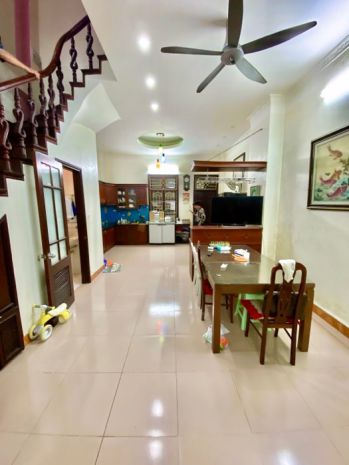 Giảm 500 triệu nhà ngõ 89 lạc long quân 40 mét 6 tầng 16,5 t 7378343