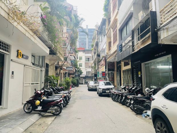 Bán nhanh nhà lê văn thiêm, dt65m2 mt6.2m, phân lô vỉa hè, 7378388