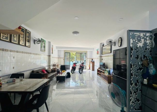 Bán nhà mặt tiền đường 179 tân phú thủ đức - 56m2 - 3 tầng 7379008