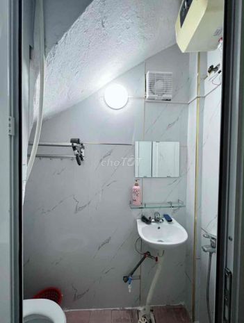 Cho thuê nhà nguyên căn diện tích 10m2 x 4 tầng + 1 tum phố 7380392