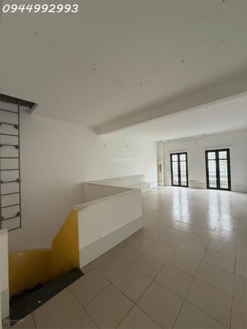 Bán shophouse giá cực chất 8,2 tỷ. dt 75m2 tại vincom 7380421