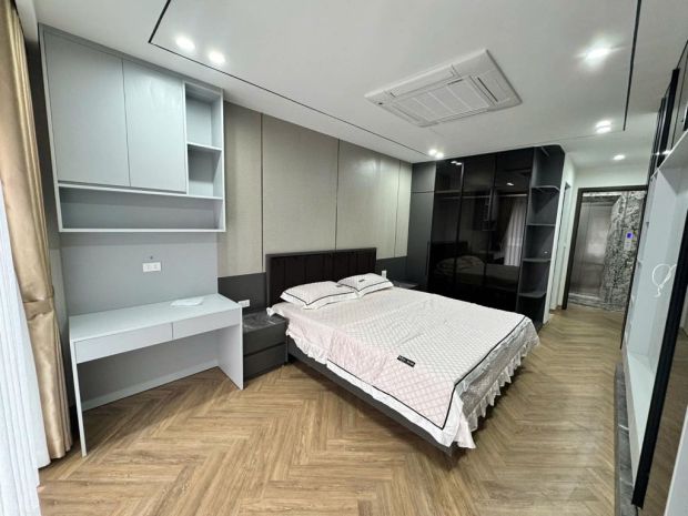 Bán nhà ngõ 548 nguyễn văn cừ 35m x 6t gara, thang máy, oto 7381780