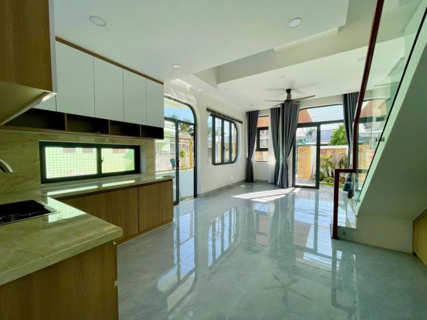 Bán nhà mới tinh có sân ô tô khu bắc nha trang - đường 6m 7383049