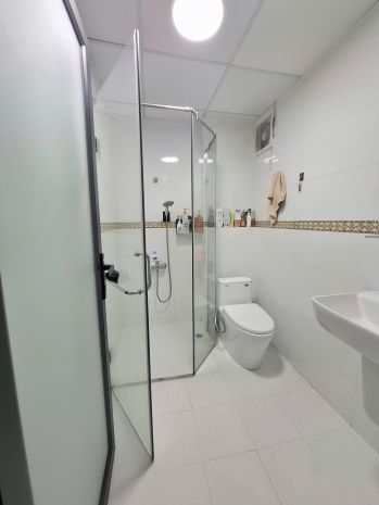 Nhà mới 3 tầng sát quận 5 mặt tiền đường hưng phú p8q8. 7383072