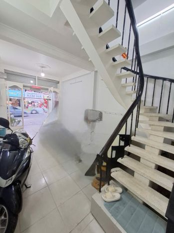 Nhà mới 3 tầng sát quận 5 mặt tiền đường hưng phú p8q8. 7383073