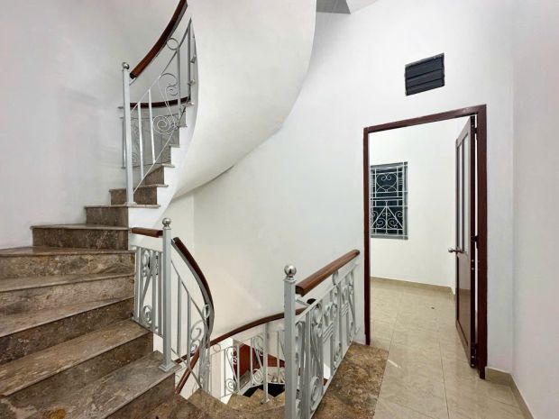 Khu vip nhà ga t3  cộng hòa  ô tô tránh nhau  nhà mới 4 7383579