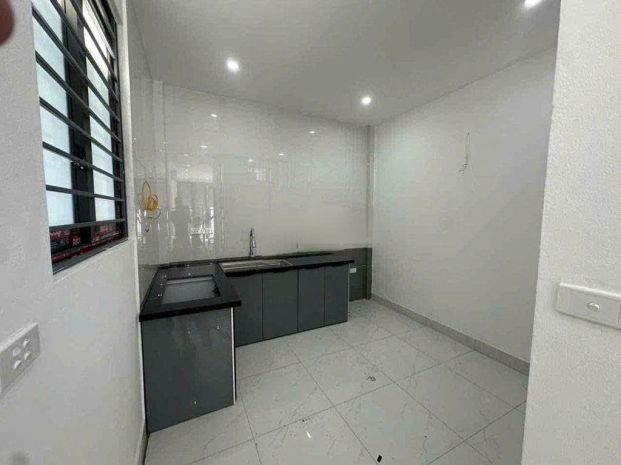 Cho thuê nhà riêng ngõ 107 tân khai 30m2 x 2 tầng x 2 ngủ, 7383813