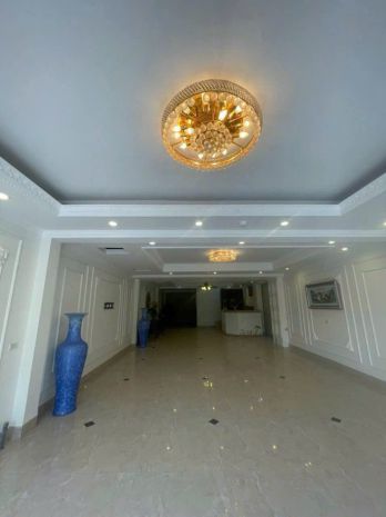 Bán khách sạn 7,5 tầng tuyến 2 ngô gia tự  dòng tiền 7384496