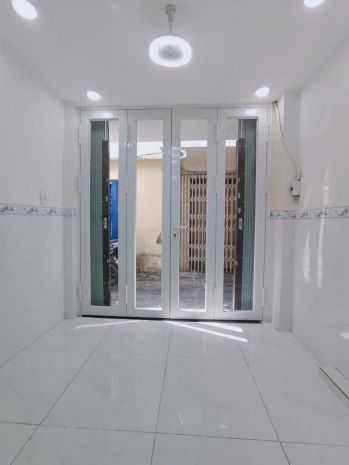 Bán nhà mới - 2 tỷ hơn - 3 tầng - sổ hồng riêng - gần bệnh 7384699