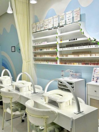 Sang nhượng tiệm nail  mi  gội đầu dưỡng sinh - mặt tiền 7385811