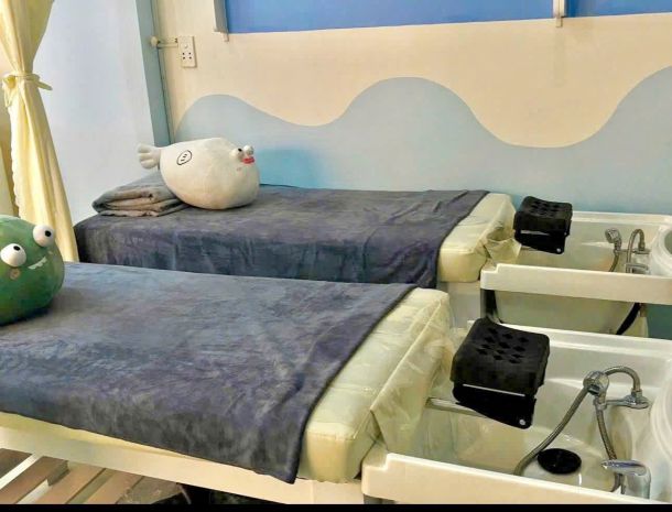 Sang nhượng tiệm nail  mi  gội đầu dưỡng sinh - mặt tiền 7385813