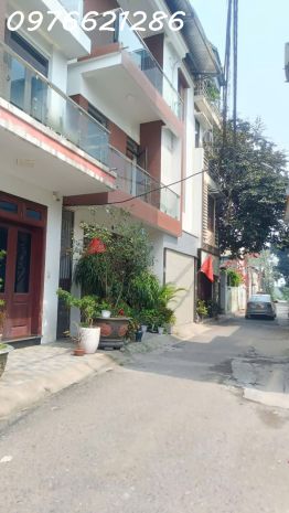 Bán đất giang biên  30m²  ngõ ô tô  thông  gần cầu đuống 7388219