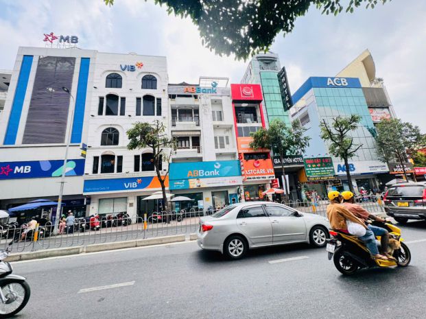 Bán khách sạn 8 tầng mặt tiền khánh hội, quận 4- dt 4m*18m- 7389176