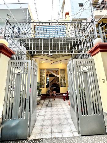 Giáp q1  nhà 2 tầng 4pn  chính chủ lâu đời  thương lượng 7389856