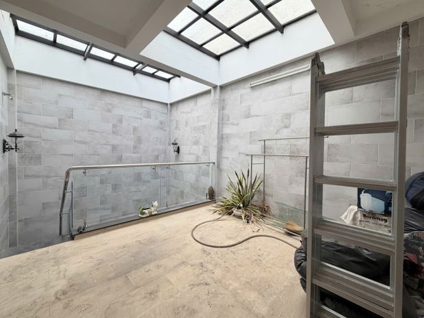 Sau lưng mt ung văn khiêm  cách mt vài bước  76m²  nhà 7389860