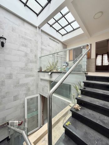 Sau lưng mt ung văn khiêm  cách mt vài bước  76m²  nhà 7389864