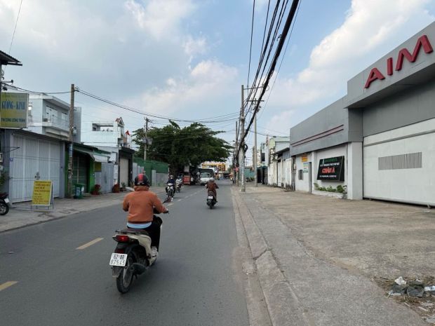 Mặt tiền phạm văn sáng  bà điểm hóc môn  10x73m 730m² 7390547