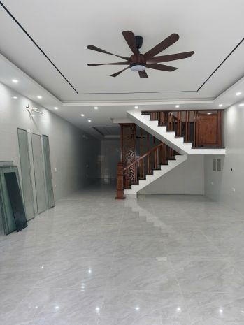 Chính chủ cho thuê nhà 3 tầng  mặt đường hoàng phan thái 7391672