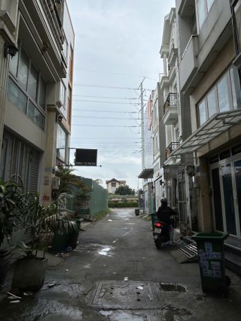 Nhà 6 tầng thang máy  70m²  phạm văn đồng, p.13  khai 7393054