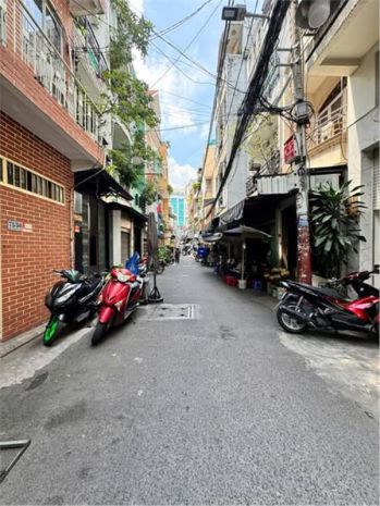 Nhà hxh đường huỳnh văn bánh phường 17 cũ phú nhuận. 7395774