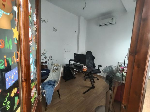 Gấp bán nhà 3 tầng   hxh thông đường 359  đỗ xuân hợp chỉ 7396193