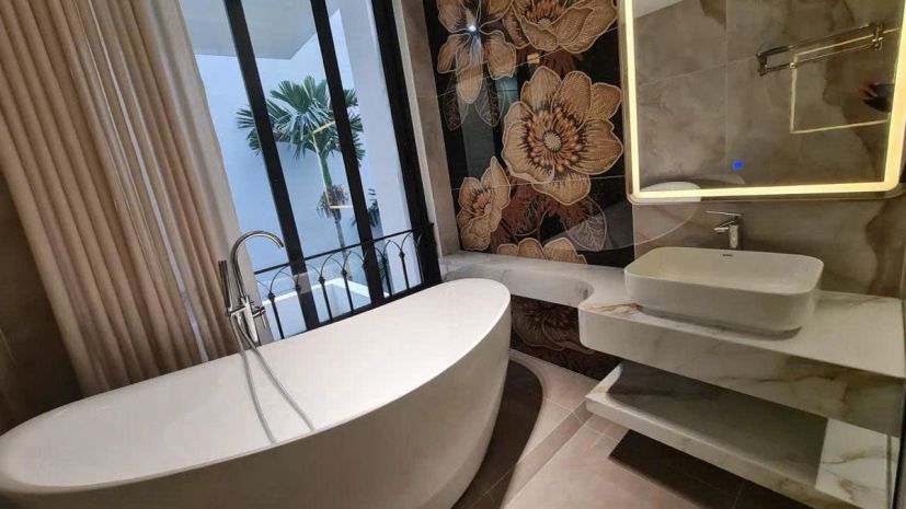 Bán nhà nguyễn văn cừ 75m 6 tầng thang máy ô tô qua hơn 15 7397817