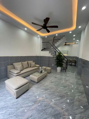 5 tỷ. bình tân. lê văn quới , hẻm thông , xe hơi đổ cửa. 7399850