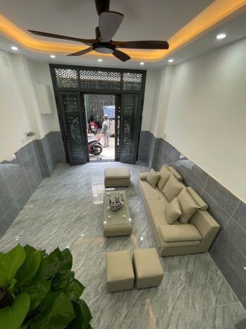 5 tỷ. bình tân. lê văn quới , hẻm thông , xe hơi đổ cửa. 7399851